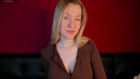Snapshot of mariel_brown chatting on 09/26/25, 08:29 mariel_brown online show from 09/26/25, 08:29