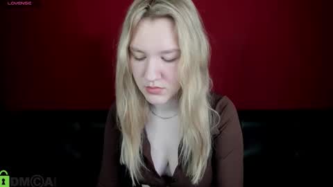 Snapshot of mariel_brown chatting on 10/09/25, 09:18 mariel_brown online show from 10/09/25, 09:18