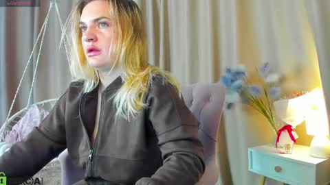 Mariel online show from 04/20/26, 01:19