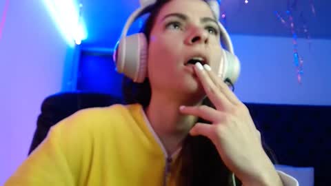 Mariie online show from 01/12/25, 02:09