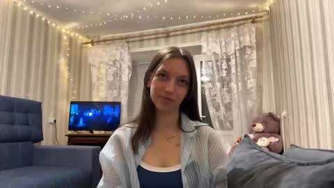 Marie online show from 11/06/25, 02:18