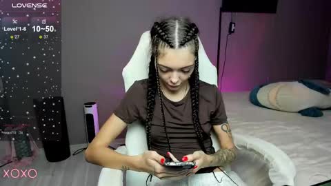 Maria  online show from 10/31/25, 10:16