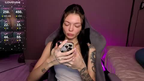 Snapshot of mariella__adams chatting on 05/04/26, 04:36 Maria online show from 05/04/26, 04:36