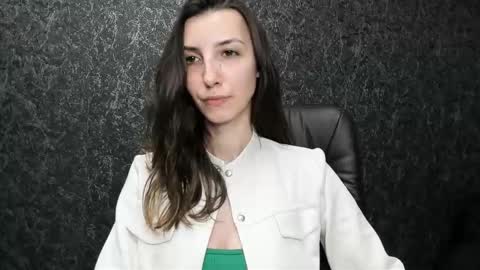 Snapshot of marielleanker chatting on 10/13/25, 04:51 marielleanker online show from 10/13/25, 04:51