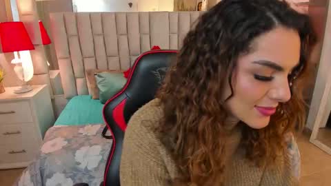 mariiahneedles online show from 10/11/25, 12:32