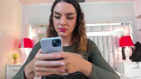 mariiahneedles online show from 10/28/25, 10:34