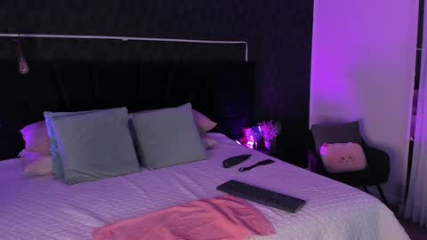 Mariana online show from 02/10/25, 02:37