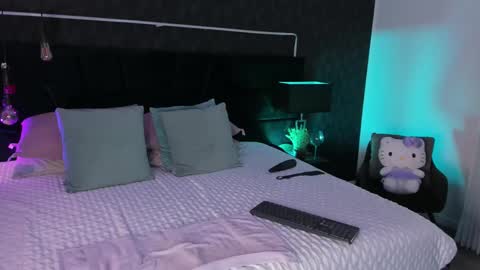 Mariana online show from 03/06/25, 02:18