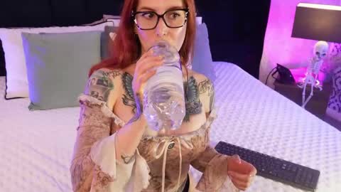 Mariana online show from 04/18/26, 07:07