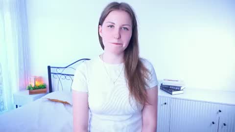 Snapshot of marileerunnels chatting on 06/11/26, 07:50 Sofie online show from 06/11/26, 07:50