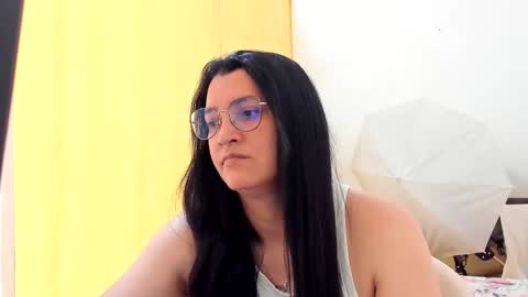 Snapshot of marilyn_garcia chatting on 05/22/26, 05:29 MARILYN SEXY online show from 05/22/26, 05:29