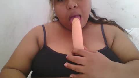 Snapshot of marilyn_porto chatting on 04/01/26, 06:49 marilyn_porto online show from 04/01/26, 06:49