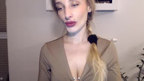 MarilynDevilish online show from 01/16/25, 03:56