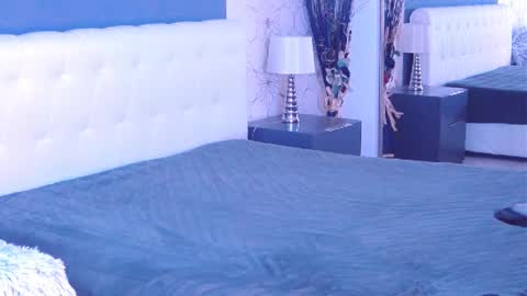 Mary Mais online show from 02/12/25, 01:27