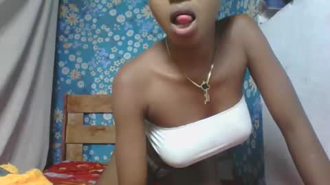 Snapshot of marinagold69 chatting on 05/12/26, 04:15 marinagold69 online show from 05/12/26, 04:15