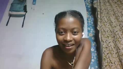 Snapshot of marinagold69 chatting on 05/18/26, 09:09 marinagold69 online show from 05/18/26, 09:09
