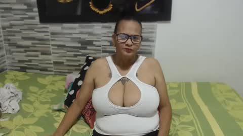 Snapshot of marinamilf chatting on 01/02/25, 03:26 Marina online show from 01/02/25, 03:26