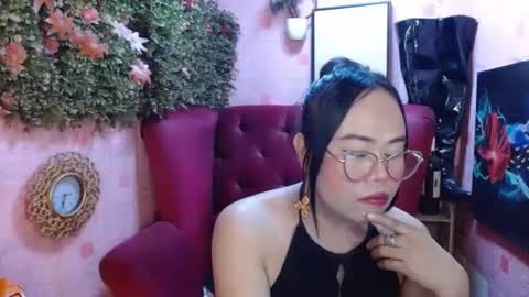 LEAH online show from 10/08/25, 10:29