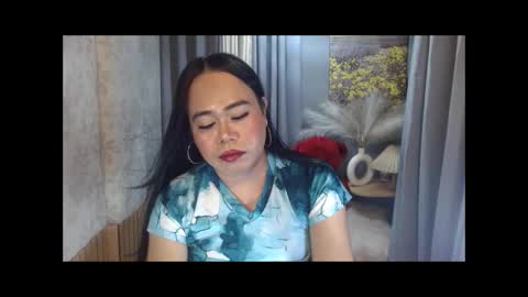 LEAH online show from 04/21/26, 05:17