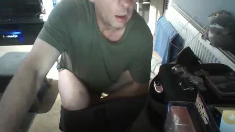 Snapshot of mark2110secs chatting on 10/12/25, 06:23 mark2110secs online show from 10/12/25, 06:23