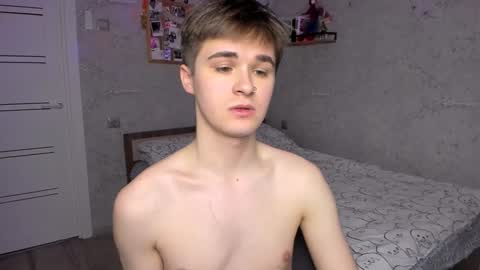 Snapshot of mark_bearcub chatting on 01/16/25, 05:00 Mark online show from 01/16/25, 05:00