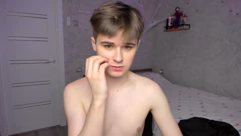 Snapshot of mark_bearcub chatting on 01/20/25, 04:55 Mark online show from 01/20/25, 04:55