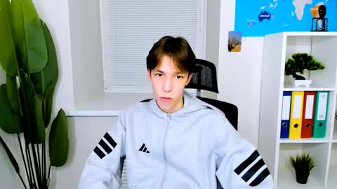 Mark online show from 10/08/25, 03:42