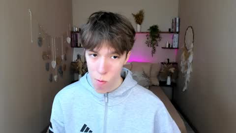 Mark online show from 03/29/26, 09:31