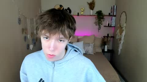 Mark online show from 04/18/26, 02:54