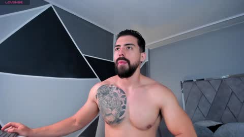 Snapshot of mark_broown_ chatting on 01/01/25, 06:06 mark_broown_ online show from 01/01/25, 06:06