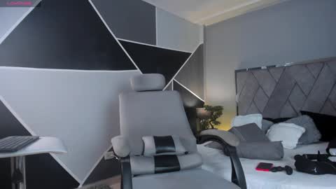 Snapshot of mark_broown_ chatting on 01/27/25, 08:39 mark_broown_ online show from 01/27/25, 08:39