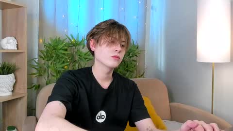 mark_ian_ online show from 04/23/26, 02:30