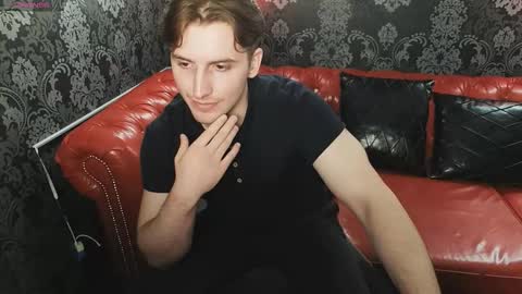 Snapshot of mark_yeti chatting on 11/12/25, 01:00 Mark online show from 11/12/25, 01:00