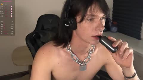 Mark online show from 10/14/25, 03:46