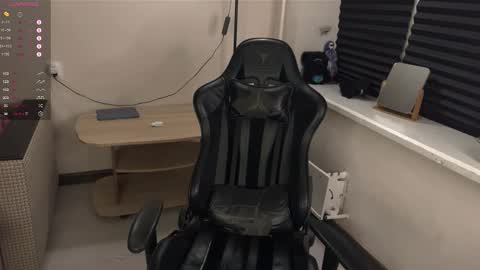 Mark online show from 12/05/25, 02:58