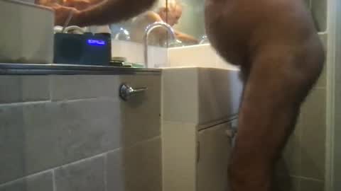 marklondonguy2023 online show from 10/13/25, 09:42