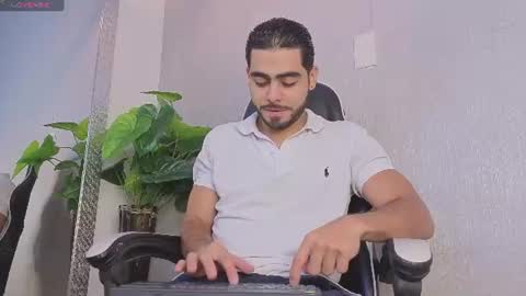Snapshot of markoss_miles chatting on 07/15/26, 12:21 Markos online show from 07/15/26, 12:21
