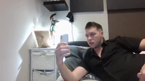 Snapshot of markster9696 chatting on 02/18/25, 07:09 markster9696 online show from 02/18/25, 07:09