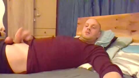 markus_7 online show from 12/19/25, 07:32