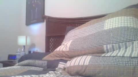 Snapshot of markzimmerman057 chatting on 10/23/25, 03:28 Mark online show from 10/23/25, 03:28