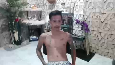 marlmoreno10 online show from 12/17/25, 06:08