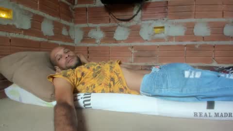 MAX online show from 01/05/25, 12:21
