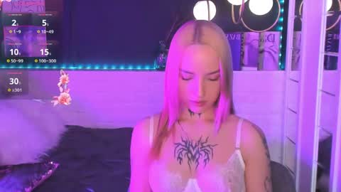 marquise_villaret online show from 03/06/26, 06:21