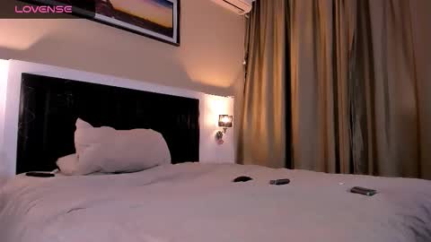 -- Mari -- online show from 02/12/26, 11:27