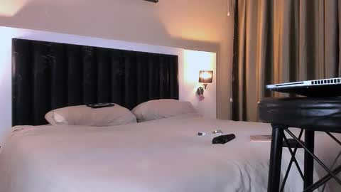 -- Mari -- online show from 03/04/26, 10:32