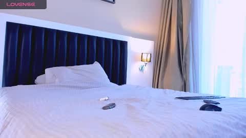 Mari online show from 11/30/25, 07:01