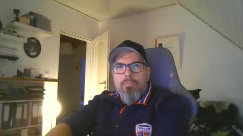 marriedcock1980 online show from 12/16/24, 08:09