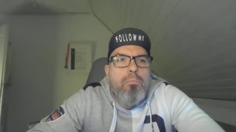 Snapshot of marriedcock1980 chatting on 12/15/25, 07:01 marriedcock1980 online show from 12/15/25, 07:01