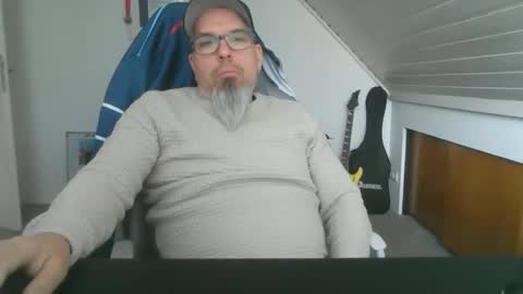 Snapshot of marriedcock1980 chatting on 03/27/26, 08:26 marriedcock1980 online show from 03/27/26, 08:26