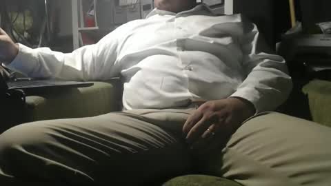 Snapshot of marrieddad19751975 chatting on 02/12/25, 03:07 only fans marrieddad19751975 online show from 02/12/25, 03:07